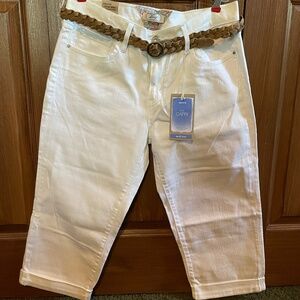 NWT Levi’s Capri Jeans